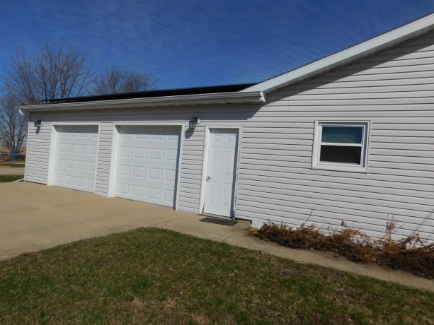 303 Locust, LENA, Illinois 61048, 3 Bedrooms Bedrooms, ,1 BathroomBathrooms,House,For Sale,Locust,202601734