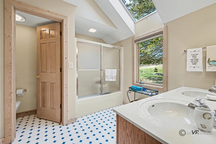 5 Knoll, GALENA, Illinois 61036, 4 Bedrooms Bedrooms, ,3 BathroomsBathrooms,House,For Sale,Knoll,202601738