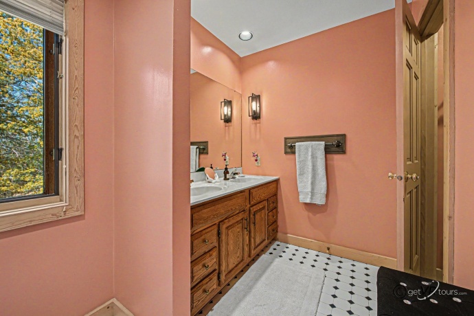 5 Knoll, GALENA, Illinois 61036, 4 Bedrooms Bedrooms, ,3 BathroomsBathrooms,House,For Sale,Knoll,202601738