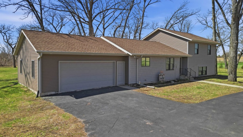 5287 Canfield (5 ac), CHANA, Illinois 61015, 3 Bedrooms Bedrooms, ,2 BathroomsBathrooms,House,For Sale,Canfield (5 ac),202601719