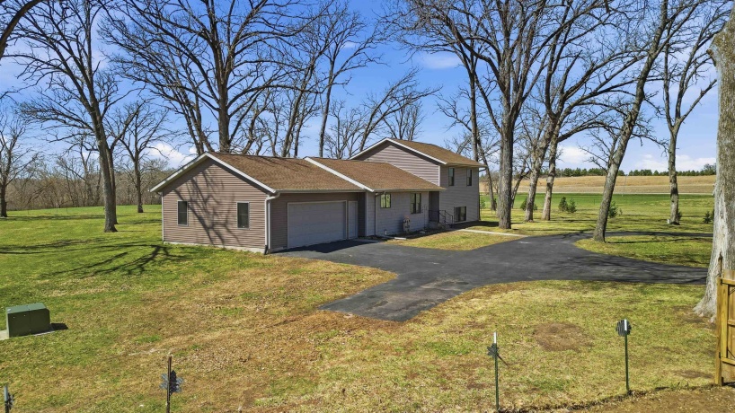 5287 Canfield (5 ac), CHANA, Illinois 61015, 3 Bedrooms Bedrooms, ,2 BathroomsBathrooms,House,For Sale,Canfield (5 ac),202601719