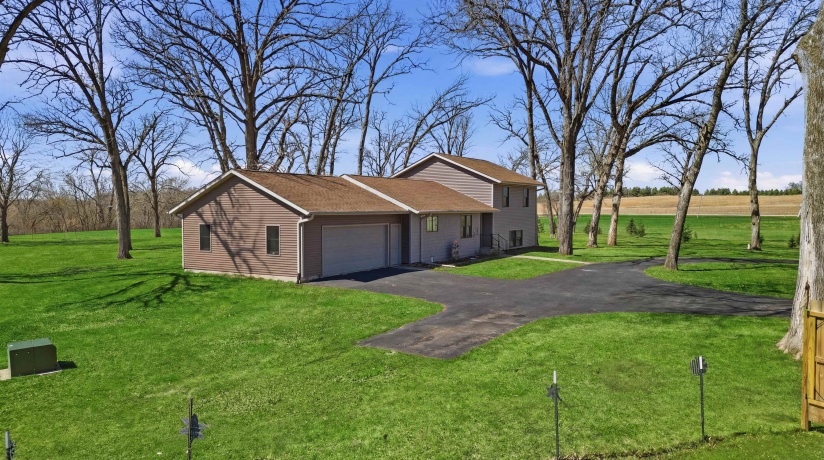 5287 Canfield (5 ac), CHANA, Illinois 61015, 3 Bedrooms Bedrooms, ,2 BathroomsBathrooms,House,For Sale,Canfield (5 ac),202601719