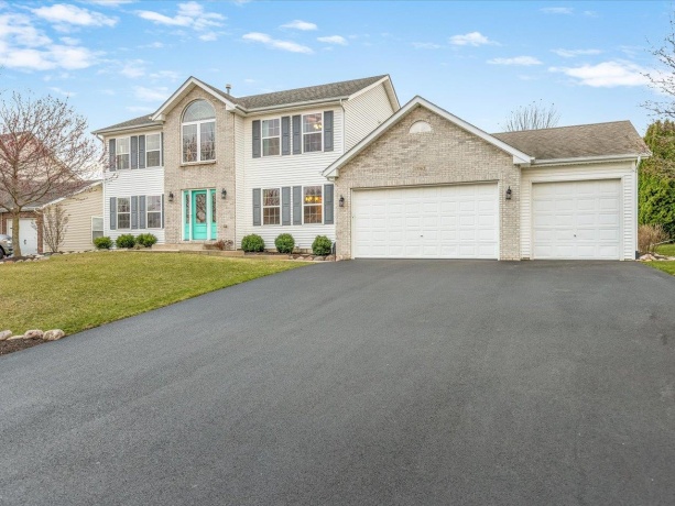 13362 Foxglove, WINNEBAGO, Illinois 61088, 5 Bedrooms Bedrooms, ,3 BathroomsBathrooms,House,For Sale,Foxglove,202601744