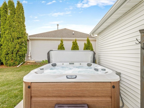 13362 Foxglove, WINNEBAGO, Illinois 61088, 5 Bedrooms Bedrooms, ,3 BathroomsBathrooms,House,For Sale,Foxglove,202601744