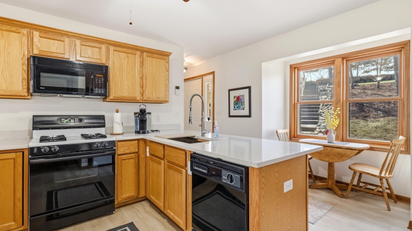 42 Shorewood, GALENA, Illinois 61036, 4 Bedrooms Bedrooms, ,3 BathroomsBathrooms,House,For Sale,Shorewood,202601752