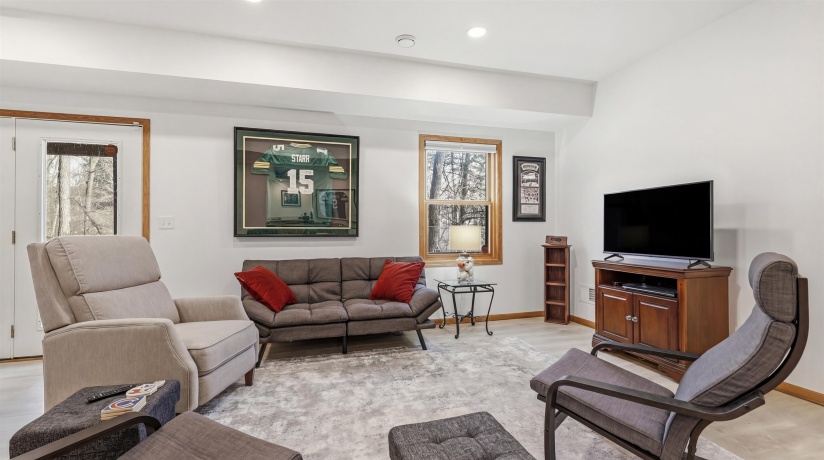 42 Shorewood, GALENA, Illinois 61036, 4 Bedrooms Bedrooms, ,3 BathroomsBathrooms,House,For Sale,Shorewood,202601752