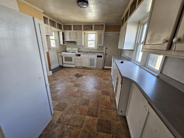 915 Van Wie, ROCKFORD, Illinois 61103, 3 Bedrooms Bedrooms, ,2 BathroomsBathrooms,House,For Sale,Van Wie,202601753