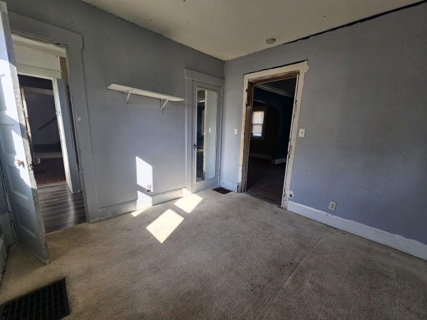 915 Van Wie, ROCKFORD, Illinois 61103, 3 Bedrooms Bedrooms, ,2 BathroomsBathrooms,House,For Sale,Van Wie,202601753