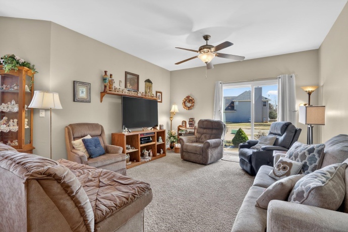 3721 Green Tree, DEKALB, Illinois 60115, 3 Bedrooms Bedrooms, ,3 BathroomsBathrooms,Condominium,For Sale,Green Tree,202601750