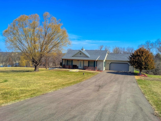 17-199R Lake Carroll, LAKE CARROLL, Illinois 61046, 3 Bedrooms Bedrooms, ,2 BathroomsBathrooms,House,For Sale,Lake Carroll,202601759