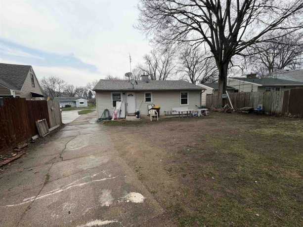 1916 Loomis, ROCKFORD, Illinois 61102, 3 Bedrooms Bedrooms, ,1 BathroomBathrooms,House,For Sale,Loomis,202601763