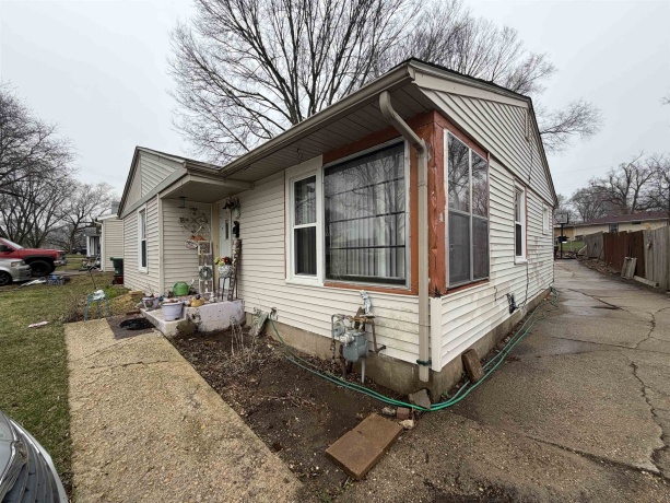 1916 Loomis, ROCKFORD, Illinois 61102, 3 Bedrooms Bedrooms, ,1 BathroomBathrooms,House,For Sale,Loomis,202601763