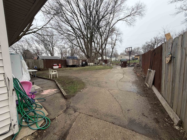 1916 Loomis, ROCKFORD, Illinois 61102, 3 Bedrooms Bedrooms, ,1 BathroomBathrooms,House,For Sale,Loomis,202601763