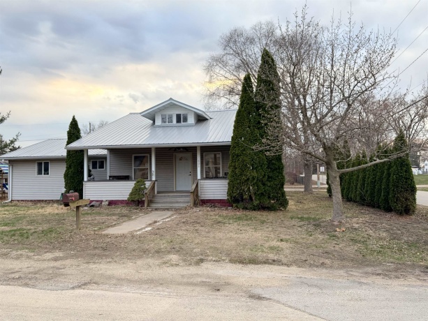 603 Iris, SAVANNA, Illinois 61074, 4 Bedrooms Bedrooms, ,2 BathroomsBathrooms,House,For Sale,Iris,202601764