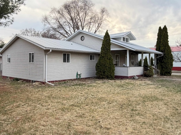 603 Iris, SAVANNA, Illinois 61074, 4 Bedrooms Bedrooms, ,2 BathroomsBathrooms,House,For Sale,Iris,202601764