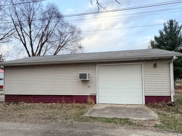 603 Iris, SAVANNA, Illinois 61074, 4 Bedrooms Bedrooms, ,2 BathroomsBathrooms,House,For Sale,Iris,202601764