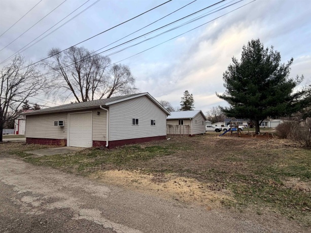 603 Iris, SAVANNA, Illinois 61074, 4 Bedrooms Bedrooms, ,2 BathroomsBathrooms,House,For Sale,Iris,202601764