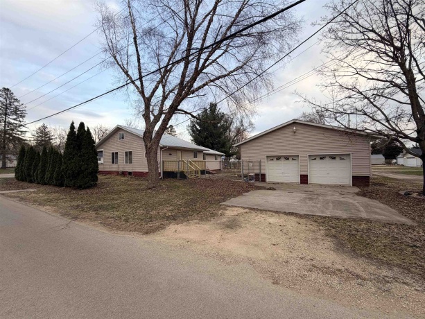 603 Iris, SAVANNA, Illinois 61074, 4 Bedrooms Bedrooms, ,2 BathroomsBathrooms,House,For Sale,Iris,202601764