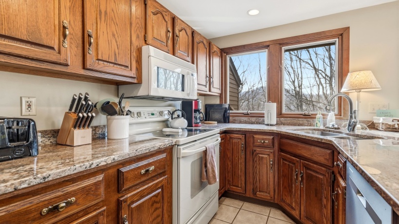 16 Farmstead, GALENA, Illinois 61036, 3 Bedrooms Bedrooms, ,3 BathroomsBathrooms,Condominium,For Sale,Farmstead,202601769