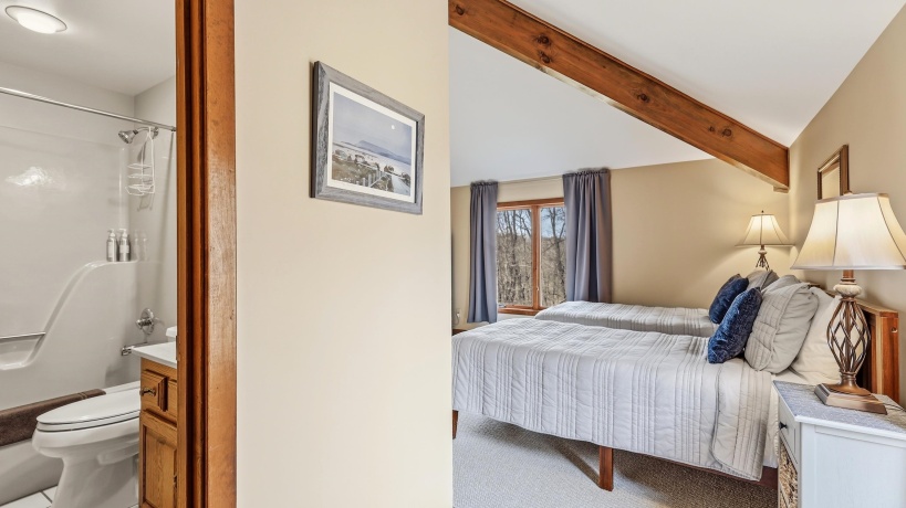 16 Farmstead, GALENA, Illinois 61036, 3 Bedrooms Bedrooms, ,3 BathroomsBathrooms,Condominium,For Sale,Farmstead,202601769