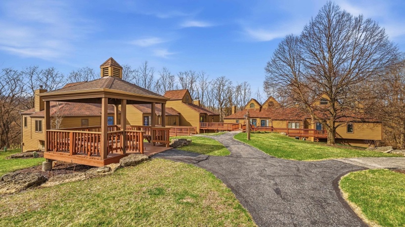 16 Farmstead, GALENA, Illinois 61036, 3 Bedrooms Bedrooms, ,3 BathroomsBathrooms,Condominium,For Sale,Farmstead,202601769