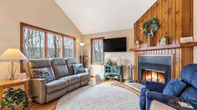 16 Farmstead, GALENA, Illinois 61036, 3 Bedrooms Bedrooms, ,3 BathroomsBathrooms,Condominium,For Sale,Farmstead,202601769