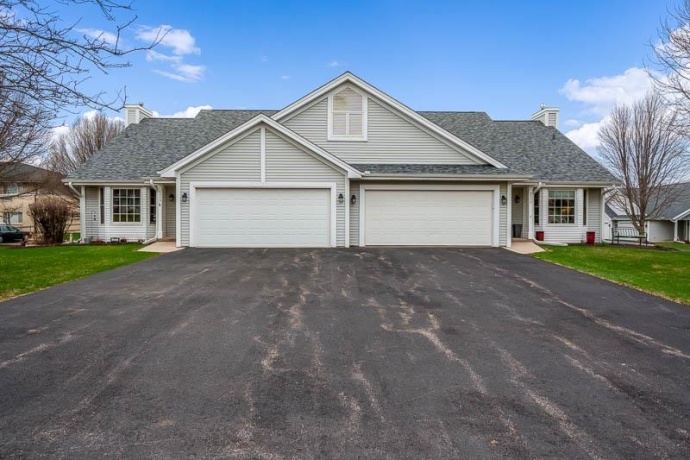 4352 Sunset, LOVES PARK, Illinois 61111, 2 Bedrooms Bedrooms, ,3 BathroomsBathrooms,Condominium,For Sale,Sunset,202601770