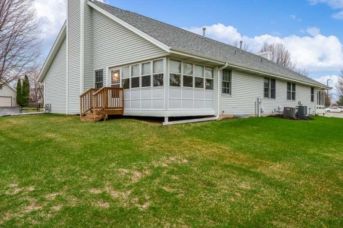 4352 Sunset, LOVES PARK, Illinois 61111, 2 Bedrooms Bedrooms, ,3 BathroomsBathrooms,Condominium,For Sale,Sunset,202601770