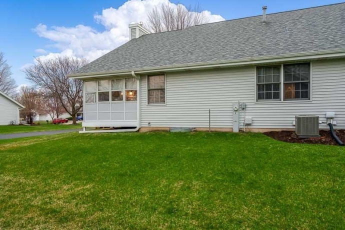 4352 Sunset, LOVES PARK, Illinois 61111, 2 Bedrooms Bedrooms, ,3 BathroomsBathrooms,Condominium,For Sale,Sunset,202601770