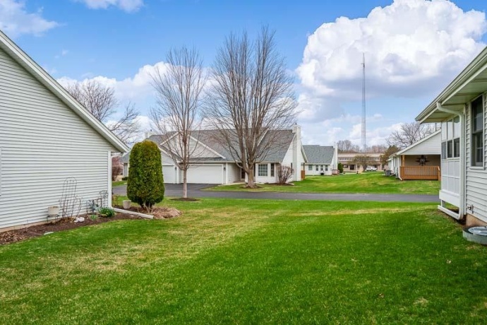 4352 Sunset, LOVES PARK, Illinois 61111, 2 Bedrooms Bedrooms, ,3 BathroomsBathrooms,Condominium,For Sale,Sunset,202601770