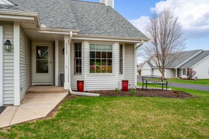 4352 Sunset, LOVES PARK, Illinois 61111, 2 Bedrooms Bedrooms, ,3 BathroomsBathrooms,Condominium,For Sale,Sunset,202601770