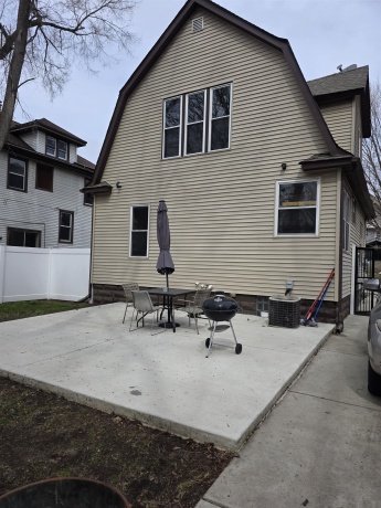 726 Ashland, ROCKFORD, Illinois 61103, 2 Bedrooms Bedrooms, ,1 BathroomBathrooms,House,For Sale,Ashland,202601771