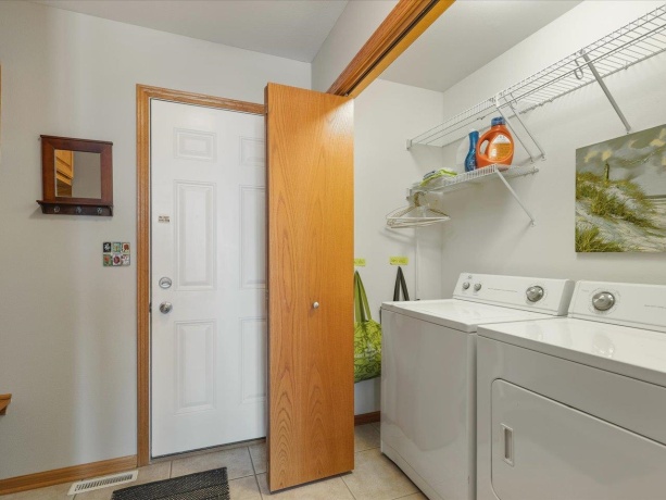 4 Lake Summerset, LAKE SUMMERSET, Illinois 61019, 3 Bedrooms Bedrooms, ,3 BathroomsBathrooms,House,For Sale,Lake Summerset,202601773