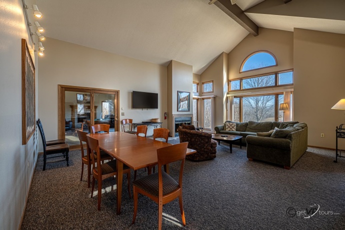 1 Vista Ridge, GALENA, Illinois 61036, 5 Bedrooms Bedrooms, ,5 BathroomsBathrooms,House,For Sale,Vista Ridge,202601306