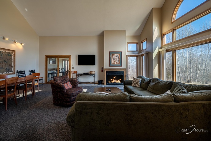 1 Vista Ridge, GALENA, Illinois 61036, 5 Bedrooms Bedrooms, ,5 BathroomsBathrooms,House,For Sale,Vista Ridge,202601306