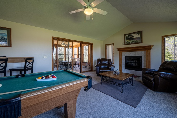 1 Vista Ridge, GALENA, Illinois 61036, 5 Bedrooms Bedrooms, ,5 BathroomsBathrooms,House,For Sale,Vista Ridge,202601306