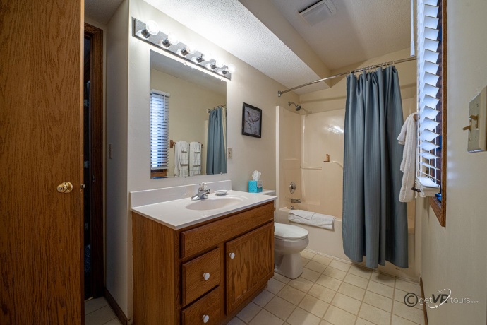 1 Vista Ridge, GALENA, Illinois 61036, 5 Bedrooms Bedrooms, ,5 BathroomsBathrooms,House,For Sale,Vista Ridge,202601306