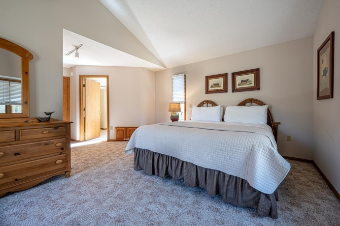 1 Vista Ridge, GALENA, Illinois 61036, 5 Bedrooms Bedrooms, ,5 BathroomsBathrooms,House,For Sale,Vista Ridge,202601306