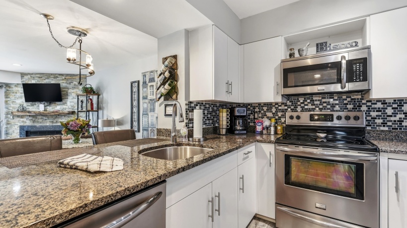 C11 Long Bay Point, GALENA, Illinois 61036, 1 Bedroom Bedrooms, ,1 BathroomBathrooms,Condominium,For Sale,Long Bay Point,202601776