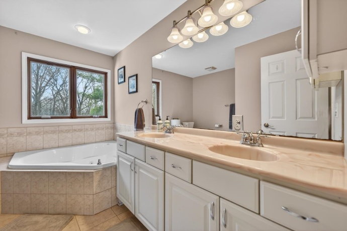 206 Griffin, POPLAR GROVE, Illinois 61065, 4 Bedrooms Bedrooms, ,2 BathroomsBathrooms,House,For Sale,Griffin,202601779