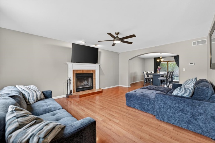 206 Griffin, POPLAR GROVE, Illinois 61065, 4 Bedrooms Bedrooms, ,2 BathroomsBathrooms,House,For Sale,Griffin,202601779