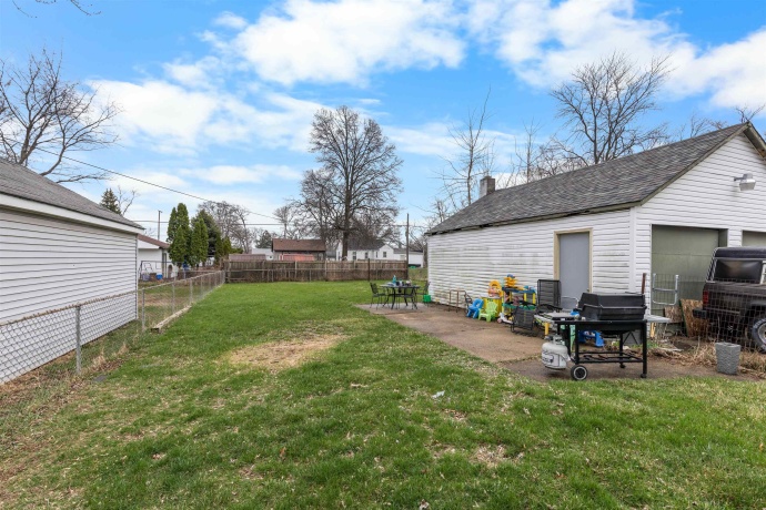 2922 Collins Street, ROCKFORD, Illinois 61108, 2 Bedrooms Bedrooms, ,1 BathroomBathrooms,House,For Sale,Collins Street,202601780