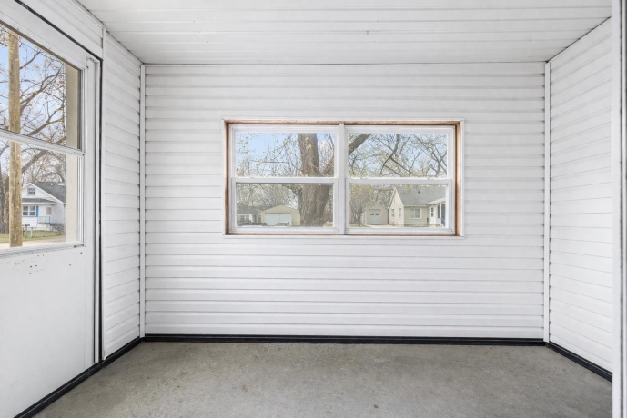 2922 Collins Street, ROCKFORD, Illinois 61108, 2 Bedrooms Bedrooms, ,1 BathroomBathrooms,House,For Sale,Collins Street,202601780