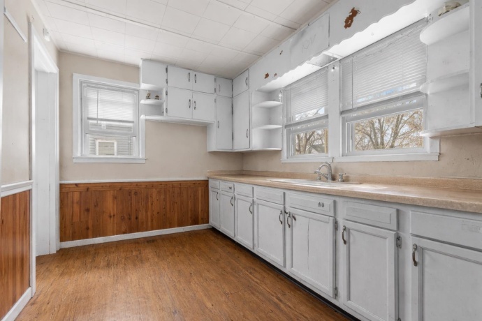 2922 Collins Street, ROCKFORD, Illinois 61108, 2 Bedrooms Bedrooms, ,1 BathroomBathrooms,House,For Sale,Collins Street,202601780