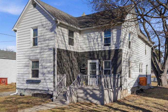 406 Congress, POLO, Illinois 61064, 4 Bedrooms Bedrooms, ,2 BathroomsBathrooms,House,For Sale,Congress,202600901