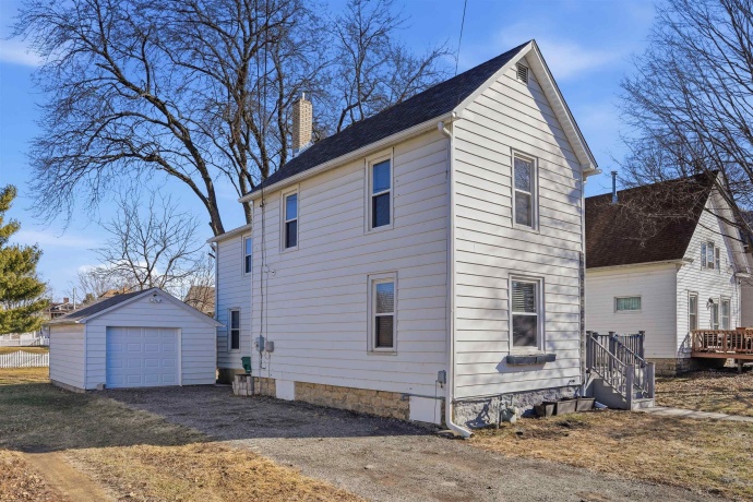 406 Congress, POLO, Illinois 61064, 4 Bedrooms Bedrooms, ,2 BathroomsBathrooms,House,For Sale,Congress,202600901