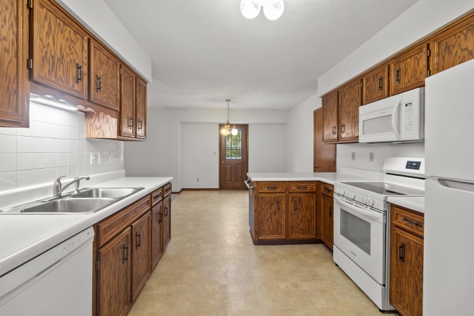 1872 Trainer, ROCKFORD, Illinois 61108, 3 Bedrooms Bedrooms, ,2 BathroomsBathrooms,House,For Sale,Trainer,202601782