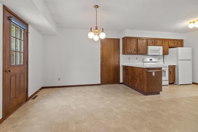 1872 Trainer, ROCKFORD, Illinois 61108, 3 Bedrooms Bedrooms, ,2 BathroomsBathrooms,House,For Sale,Trainer,202601782