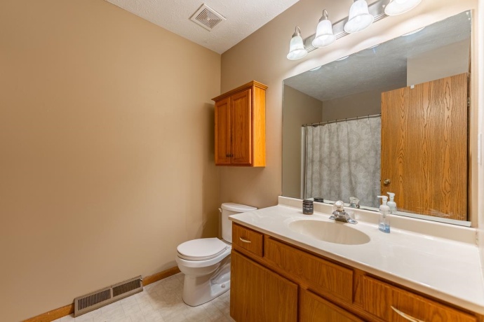 43 THICKET, SOUTH BELOIT, Illinois 61080, 3 Bedrooms Bedrooms, ,2 BathroomsBathrooms,House,For Sale,THICKET,202601785