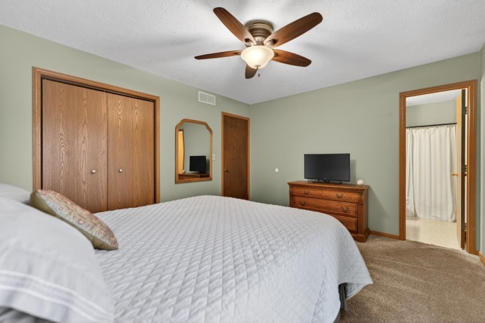 43 THICKET, SOUTH BELOIT, Illinois 61080, 3 Bedrooms Bedrooms, ,2 BathroomsBathrooms,House,For Sale,THICKET,202601785